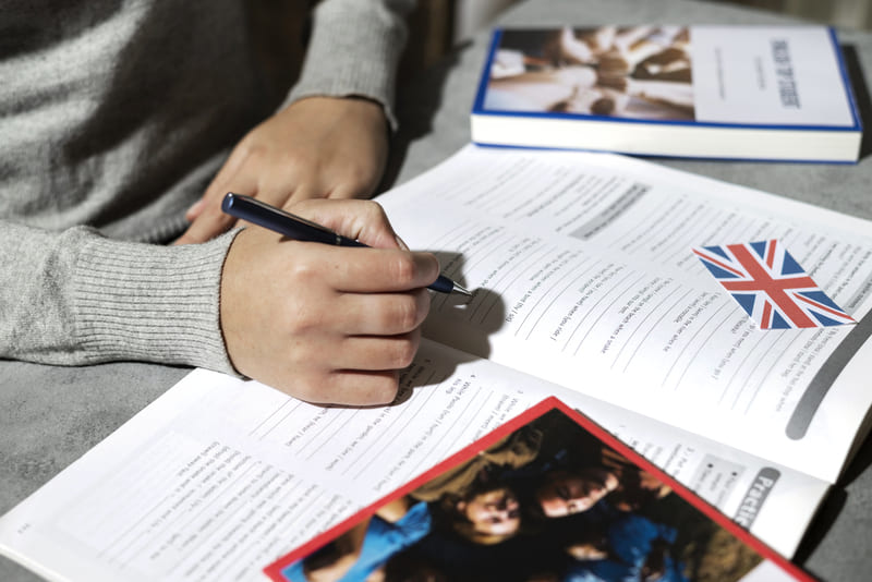 Trouver un anglais correspondant : une méthode authentique pour progresser